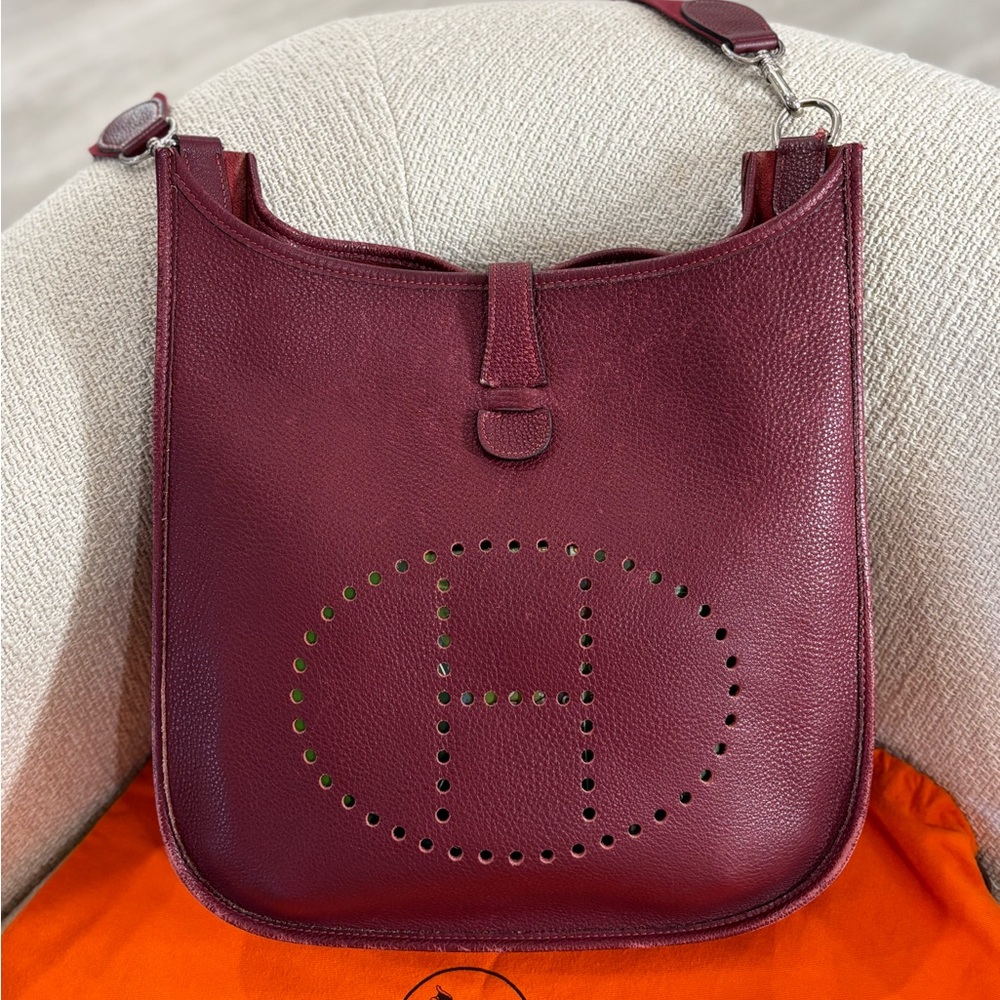 Authentic HERMES Courchevel leather rouge burgundy evelyne GM